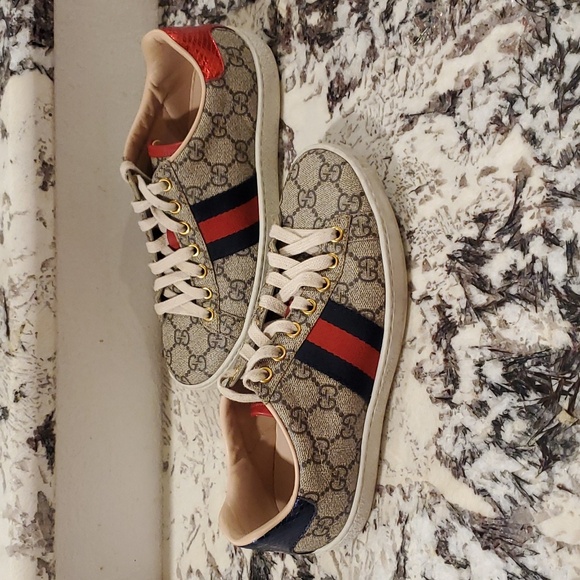 Gucci Ace GG Supreme Sneaker - Picture 4 of 6
